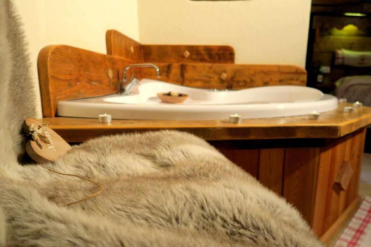 Romantica Suite Con Vasca Idromassaggio Aosta Buitenkant foto