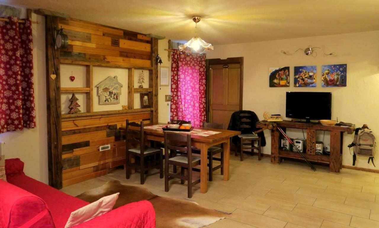 Romantica Suite Con Vasca Idromassaggio Aosta Buitenkant foto